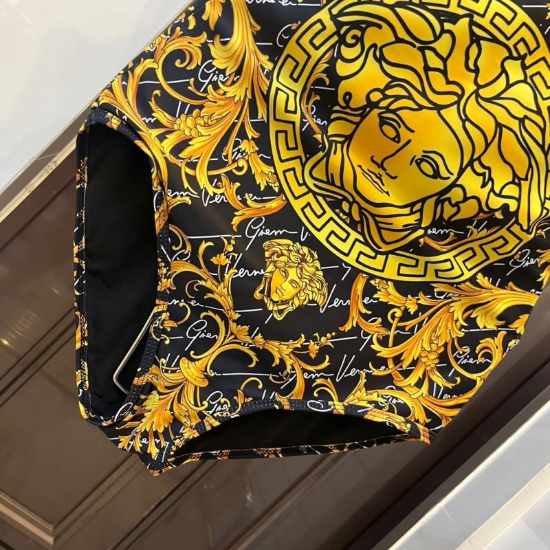 VERSACE